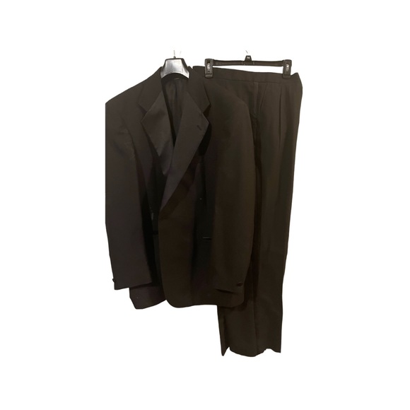 Barry Manufacturing Tuxedo Suit - Picture 6 of 9